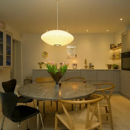 Flat With Cobbled Courtyard In *