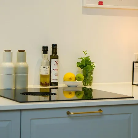Med Brolagt Gard I Hjertet Af Apartamento *