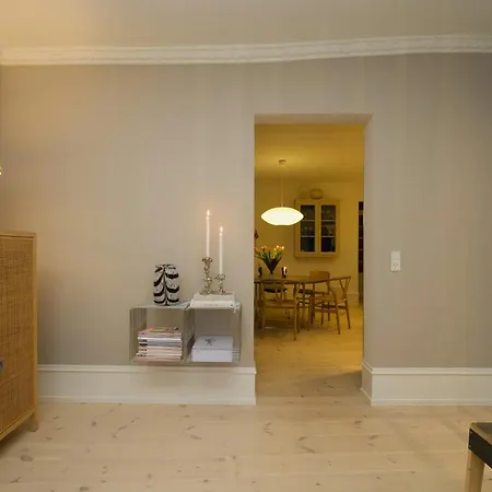 Med Brolagt Gard I Hjertet Af Apartamento *