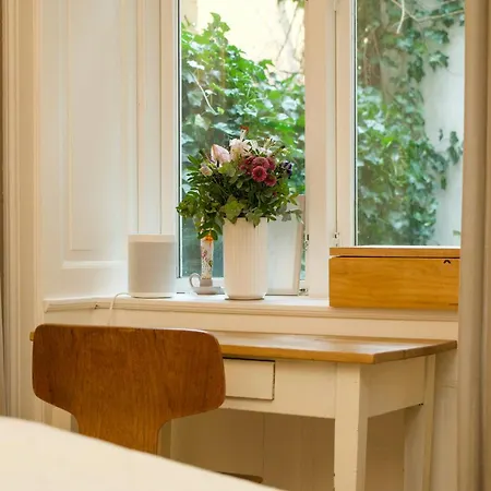 Med Brolagt Gard I Hjertet Af Apartamento *
